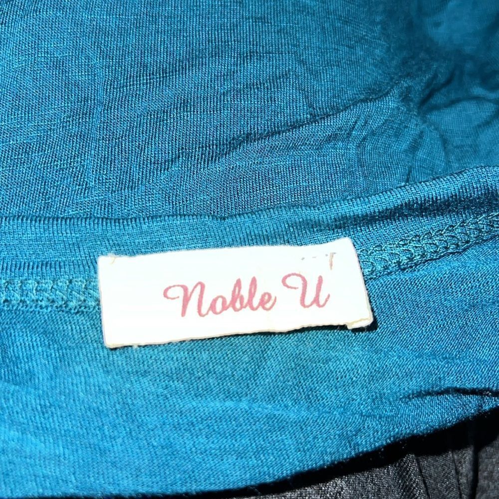 Noble U top - Picture 3 of 3